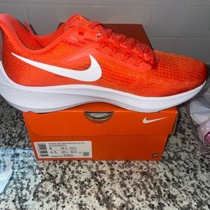 Brand new women’s Nike air zoom Pegasus 39 TB